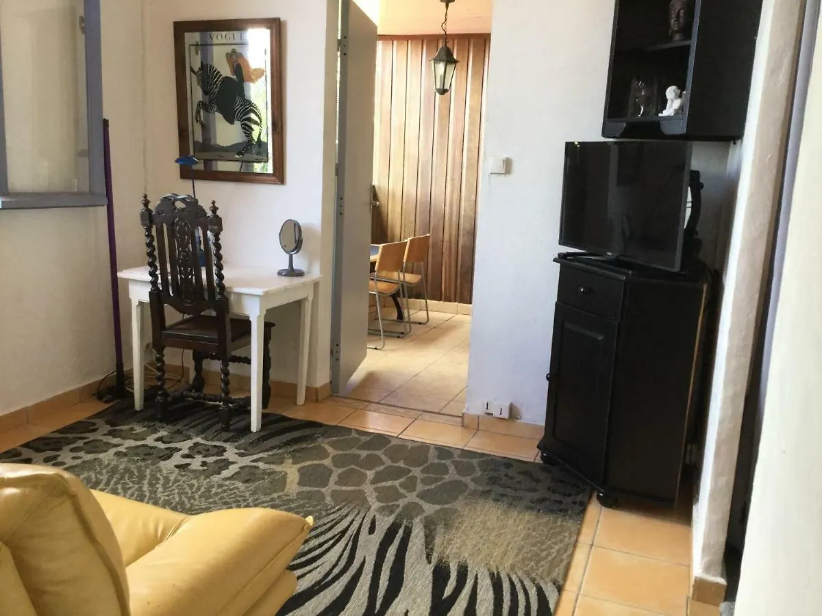 Racoon Lodge Pointe-a-Pitre  Guest house
